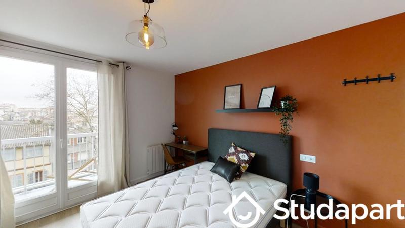 Chambre - 10 m² - 1 pièce