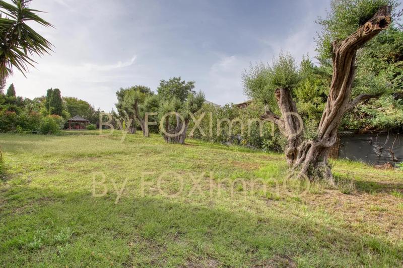 Propriété - 267 m² - 11 pièces