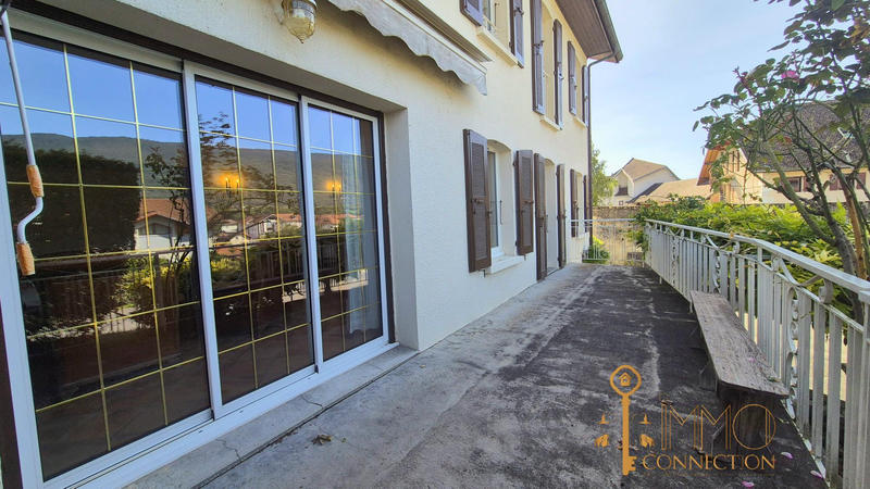 Maison - 198 m² - 7 pièces