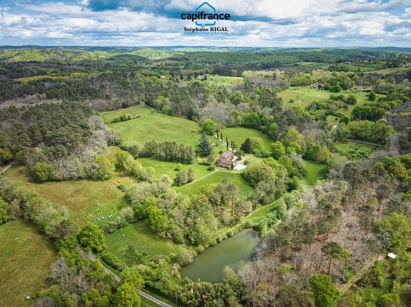 Propriété - 230 m² - 7 pièces