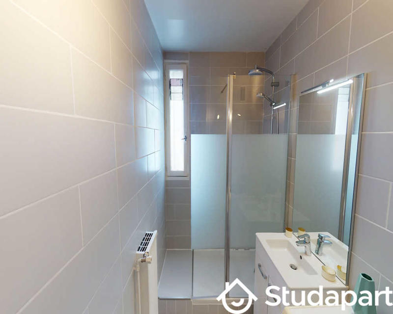 Chambre - 80 m² - 1 pièce