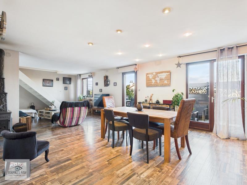 Maison - 180 m² - 8 pièces