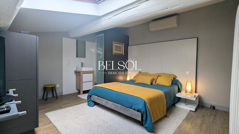 Maison - 236 m² - 6 pièces