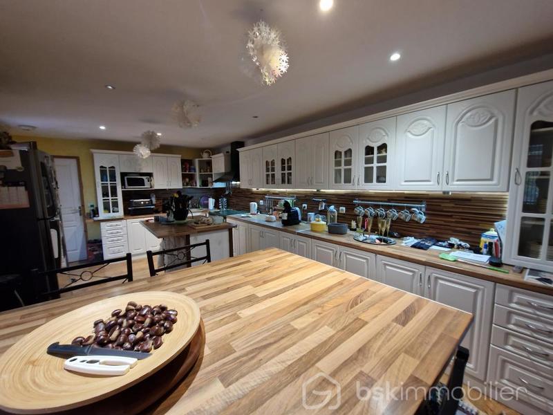 Maison - 168 m² - 7 pièces