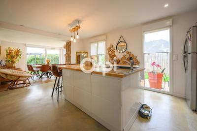 Maison - 93 m² - 4 pièces