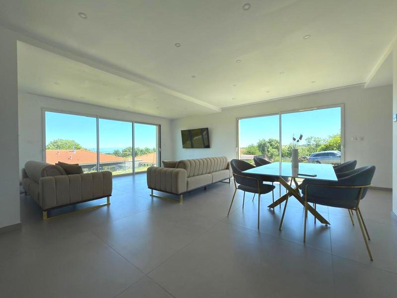 Villa - 146 m² - 6 pièces