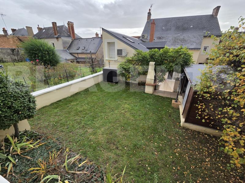 Maison - 202 m² - 8 pièces