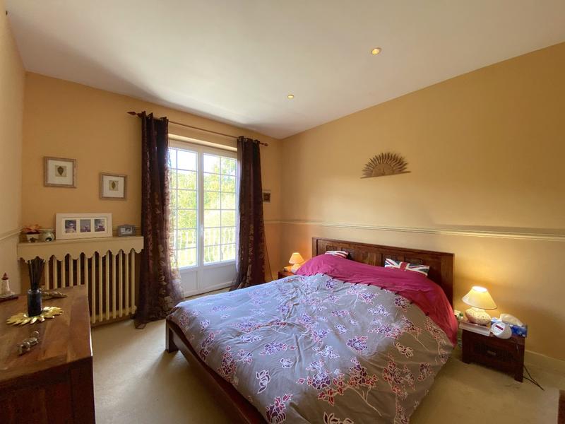 Maison - 230 m² - 7 pièces