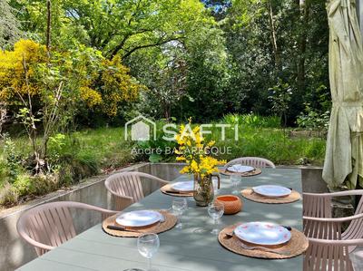 Maison - 400 m² - 18 pièces