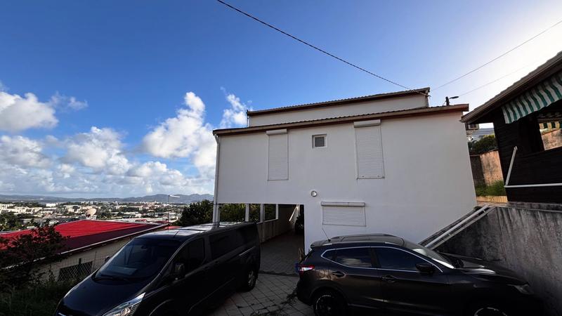 Maison - 186 m² - 7 pièces