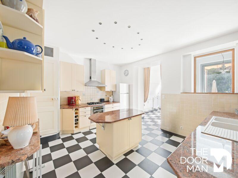 Maison de maîtres - 388 m² - 16 pièces