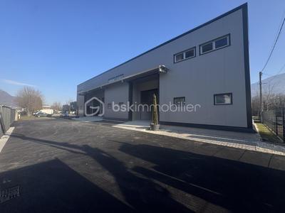 Local d'activité / Entrepôt - 148 m² - 2 pièces
