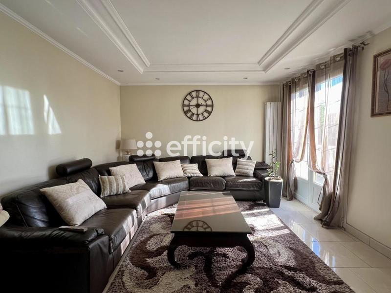 Maison - 197 m² - 7 pièces