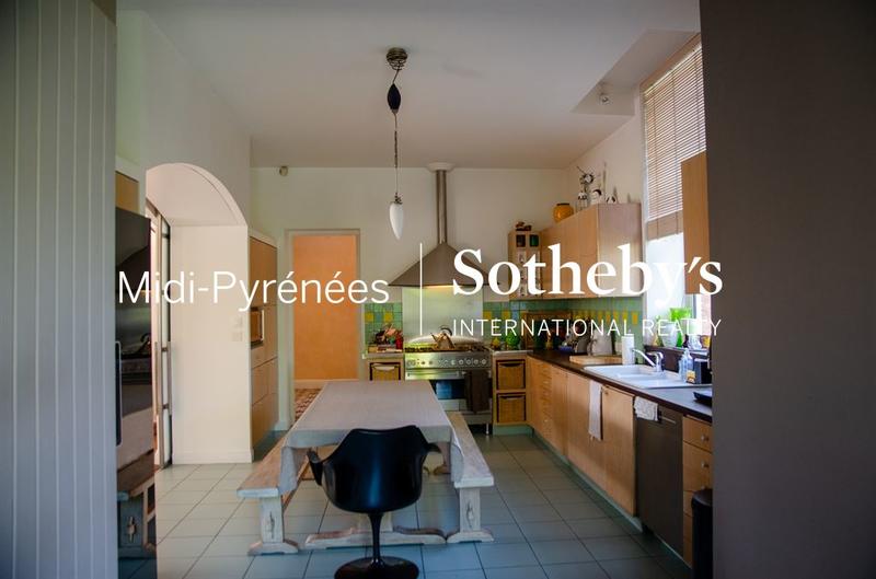 Maison de maîtres - 403 m² - 10 pièces