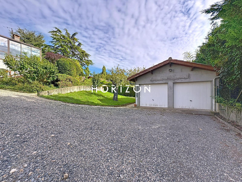 Maison - 224 m² - 7 pièces