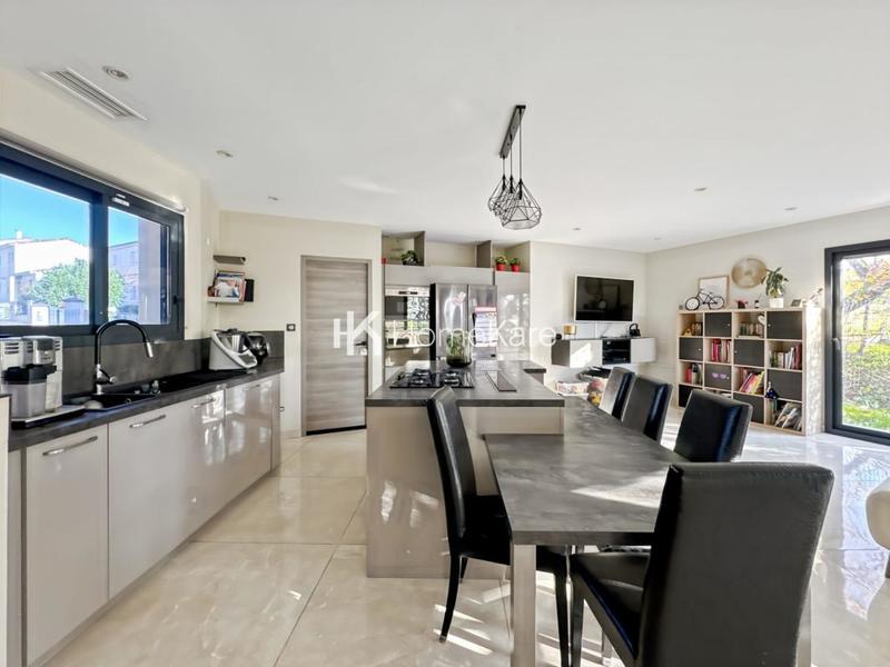 Maison - 140 m² - 5 pièces