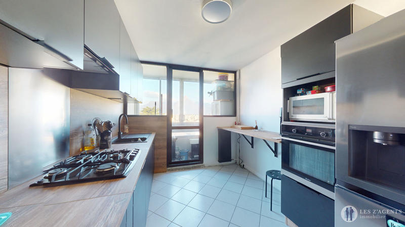 Appartement - 80 m² - 4 pièces