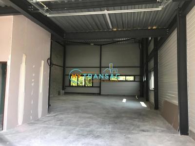 Local d'activités - 199 m²