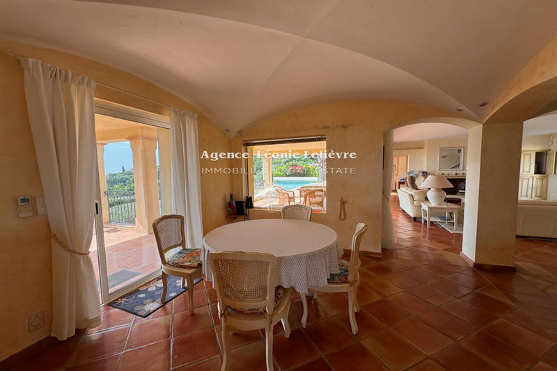 Maison - 213 m² - 7 pièces