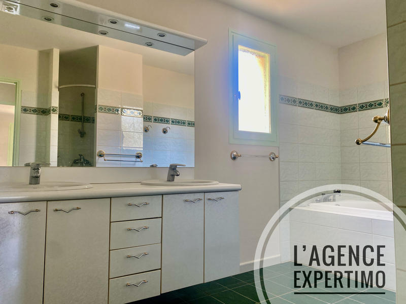 Maison - 181 m² - 5 pièces