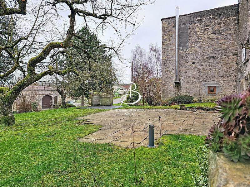 Maison de village - 300 m² - 8 pièces