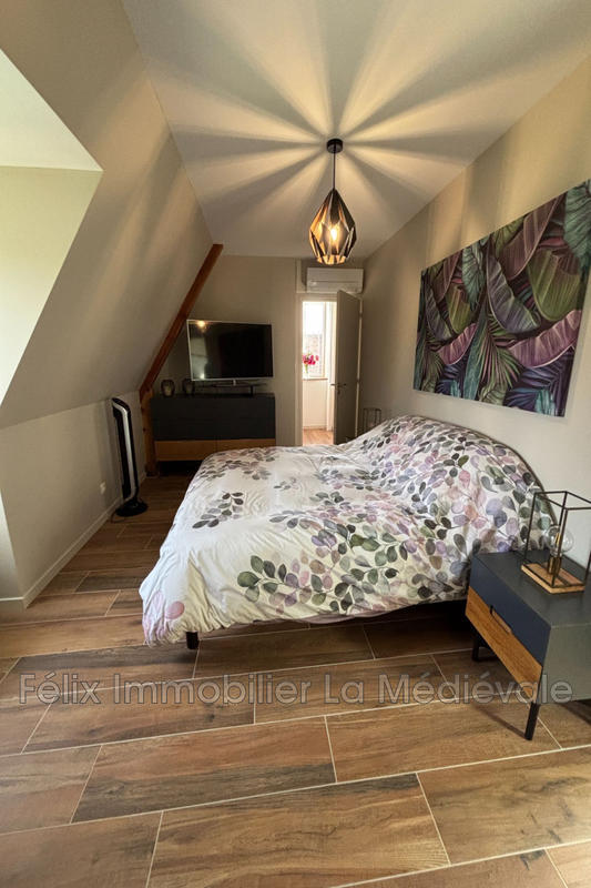 Demeure - 218 m² - 5 pièces