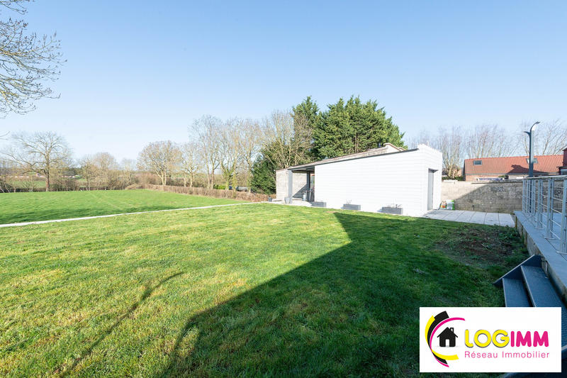 Maison - 256 m² - 7 pièces