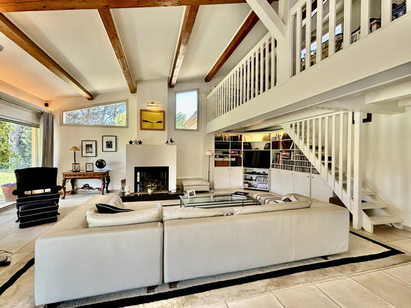 Villa - 282 m² - 8 pièces