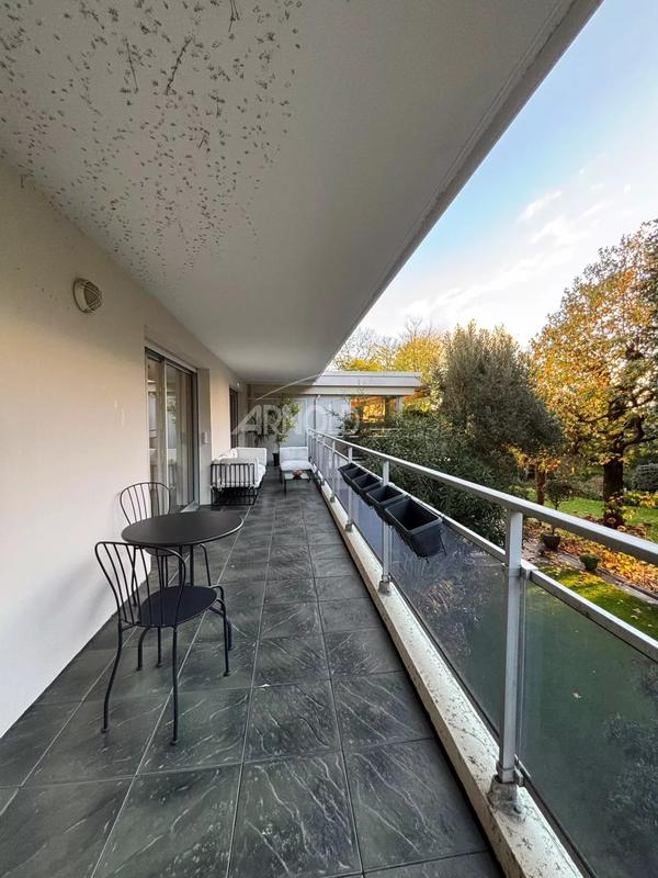 Appartement - 170 m² - 7 pièces