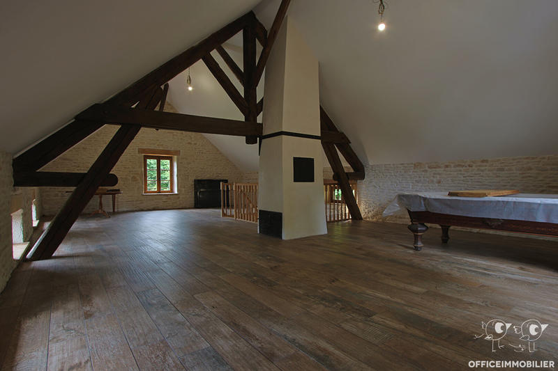 Maison - 380 m² - 9 pièces