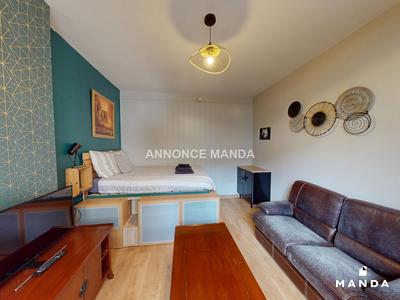 Studio - 30 m² - 1 pièce