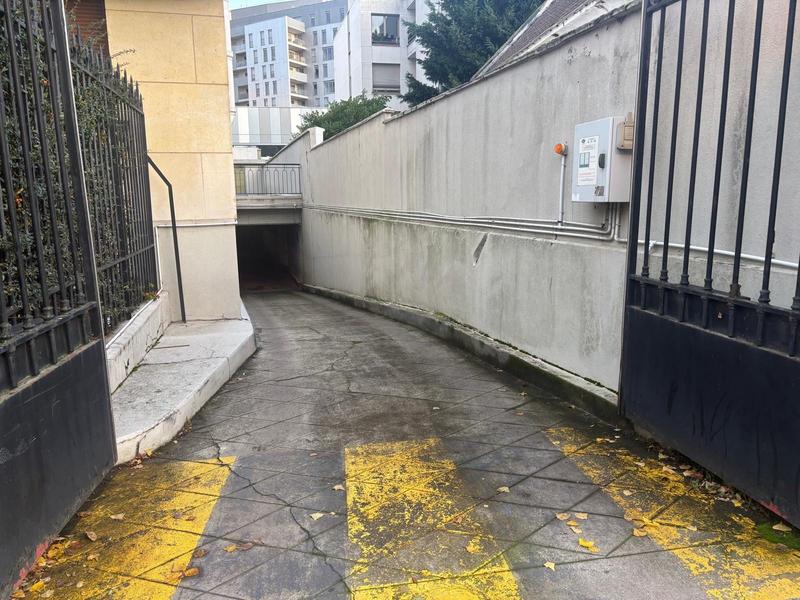 Parking / Garage - 12 m²