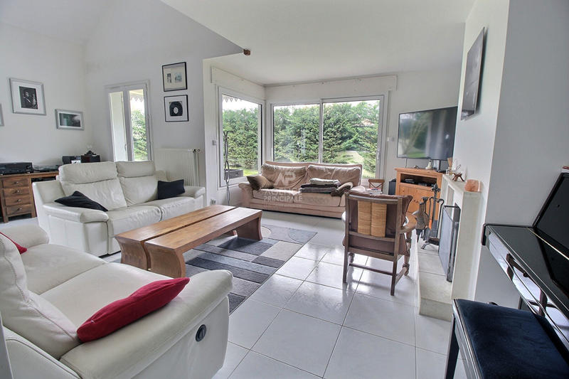 Maison - 180 m² - 7 pièces