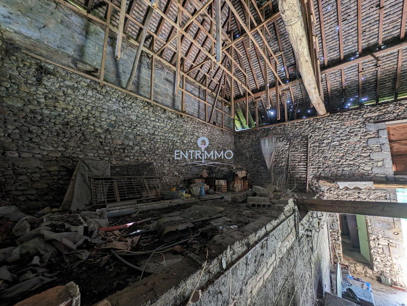 Ferme - 300 m² - 2 pièces