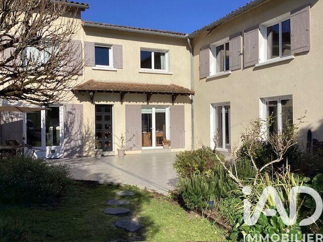 Maison - 254 m² - 8 pièces