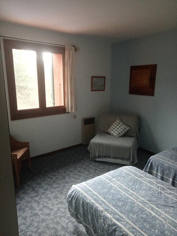 Maison - 275 m² - 9 pièces