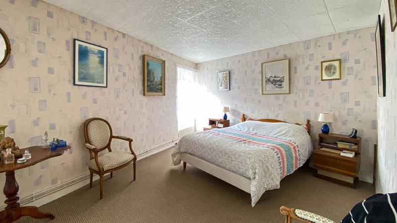 Maison - 220 m² - 7 pièces