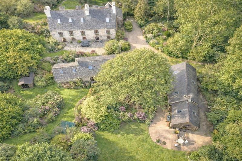 Propriété - 277 m² - 9 pièces