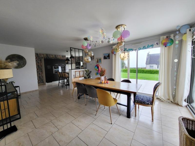 Maison - 172 m² - 9 pièces