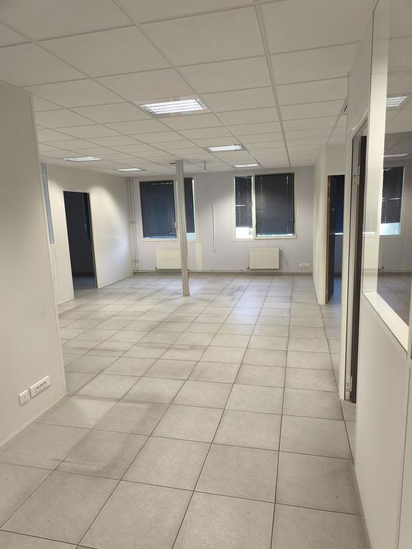 Local d'activités - 357 m²