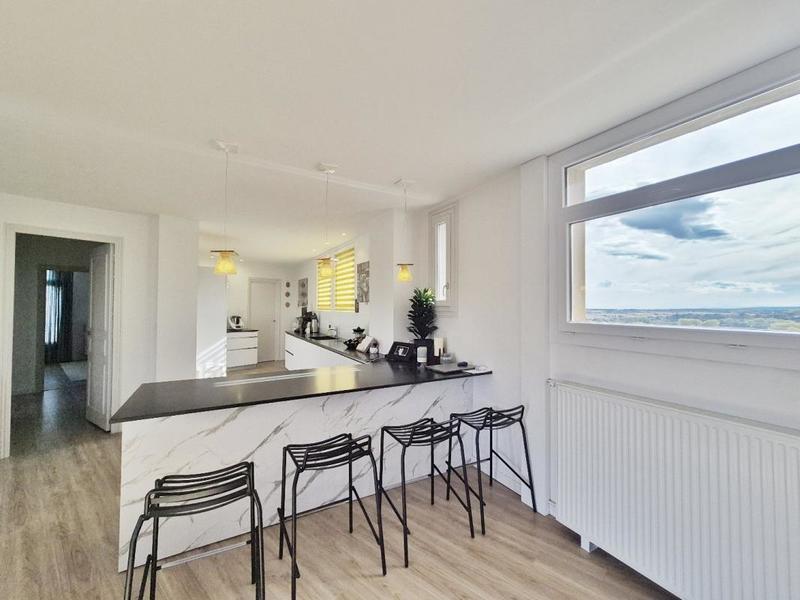 Duplex - 225 m² - 5 pièces