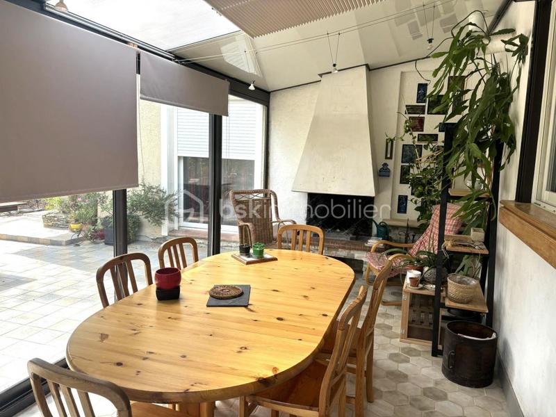 Maison traditionnelle - 153 m² - 6 pièces