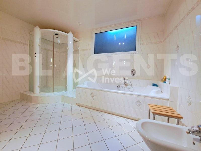 Maison - 300 m² - 7 pièces