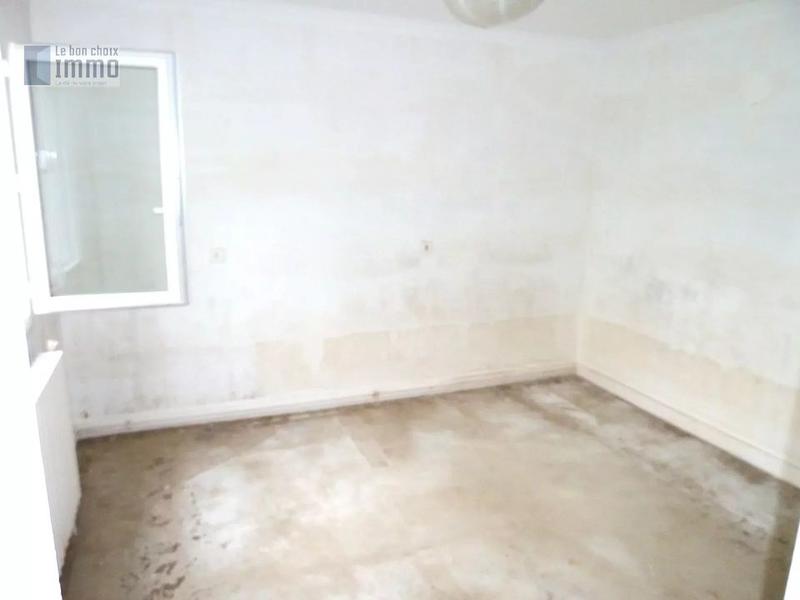 Maison - 673 m² - 4 pièces