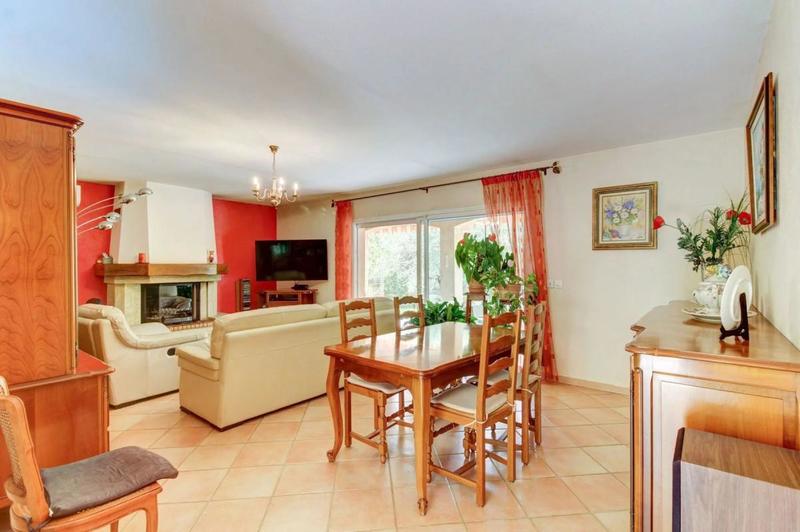 Maison - 93 m² - 4 pièces
