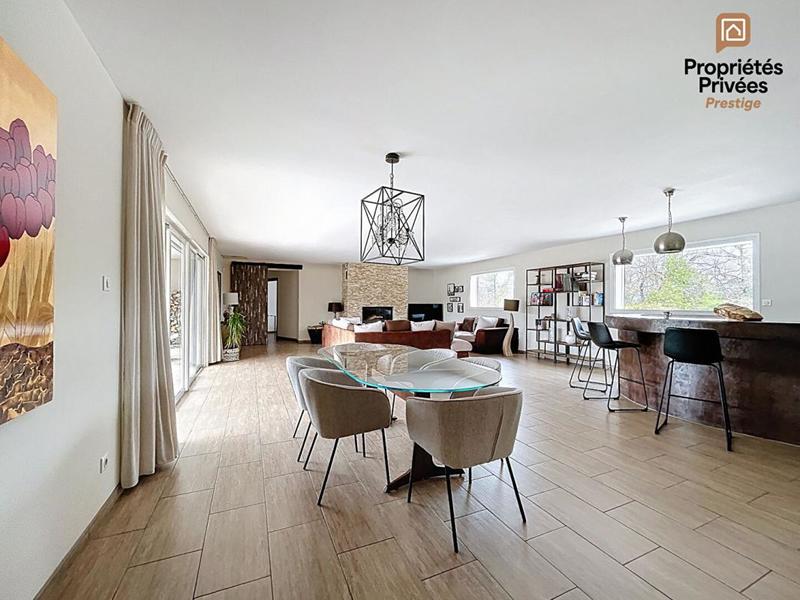 Villa - 205 m² - 5 pièces