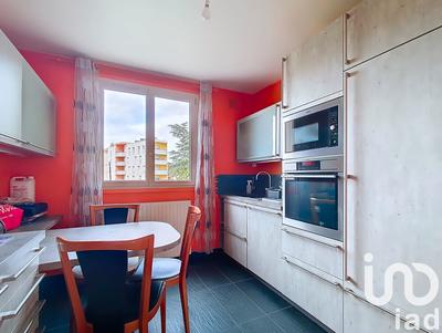 Appartement - 80 m² - 4 pièces