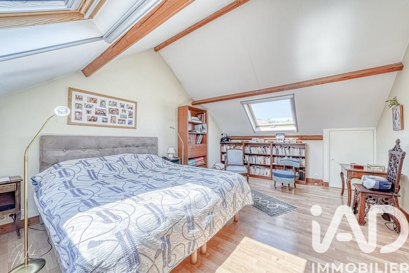 Maison - 214 m² - 8 pièces