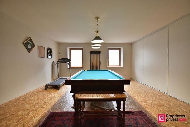 Maison - 253 m² - 8 pièces