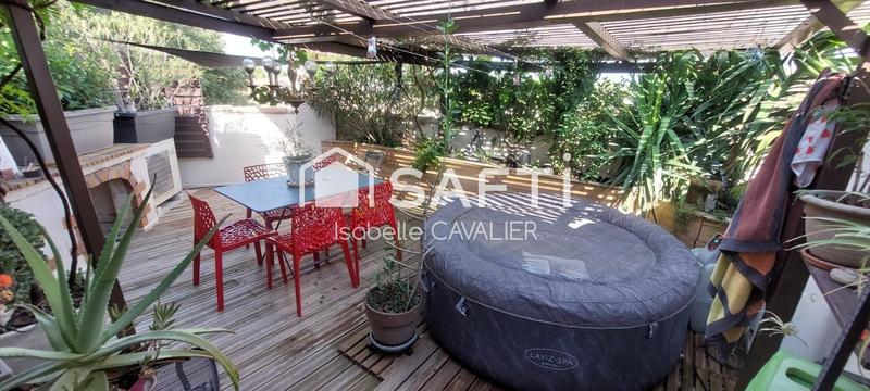 Maison - 230 m² - 6 pièces